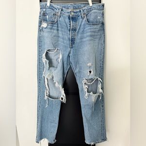 Levi 501s high rise baggy ripped jeans | Size 29